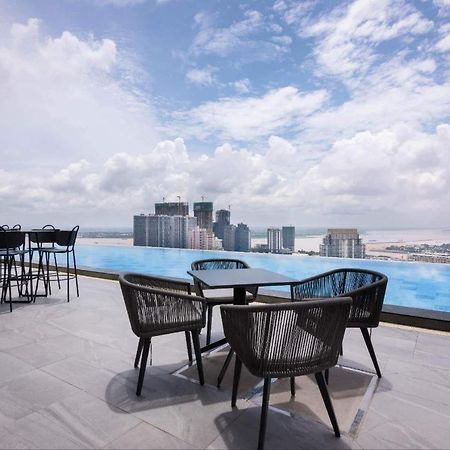 Sf Hotel Penthouse Residences Phnom-Penh Buitenkant foto