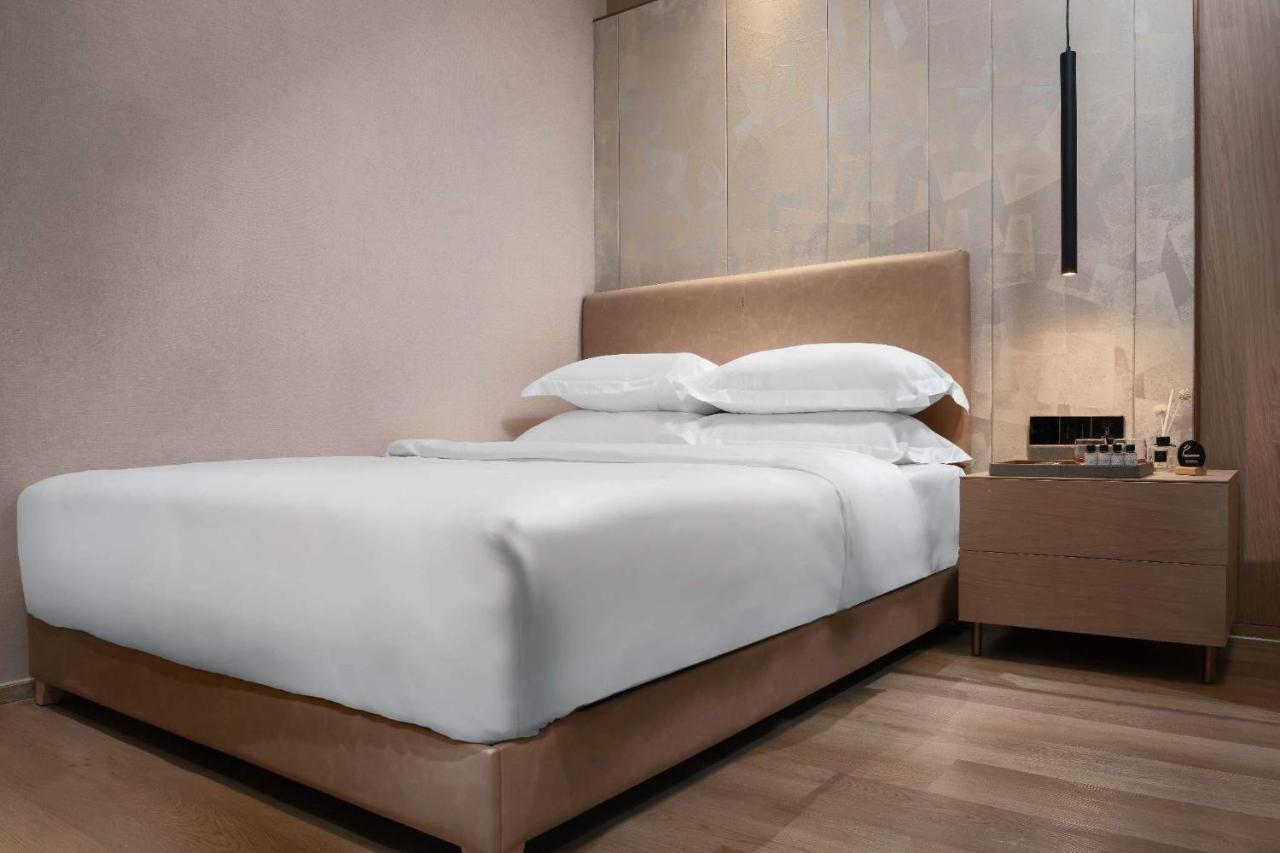 Sf Hotel Penthouse Residences Phnom-Penh Buitenkant foto