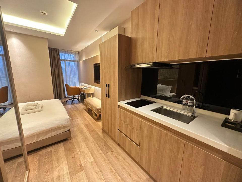 Sf Hotel Penthouse Residences Phnom-Penh Buitenkant foto